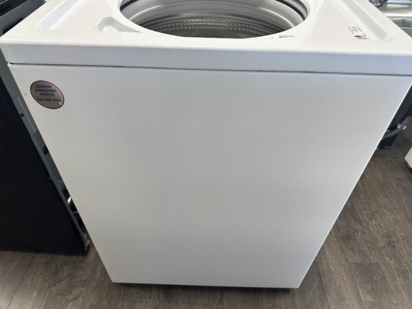 Amana 3.8-cu ft High Efficiency Agitator Top-Load Washer (White) - Image 3